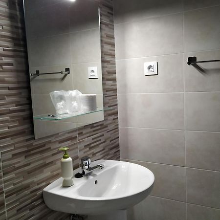 Hostal Cuatro Torres マドリード エクステリア 写真